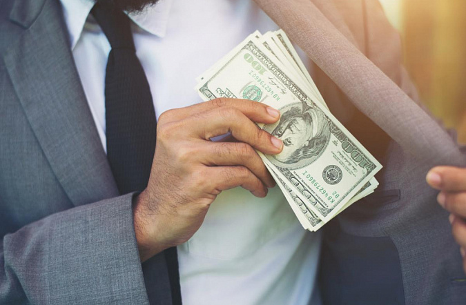 Покупка автомобиля за наличные: как правильно оформить сделку в 2025 году